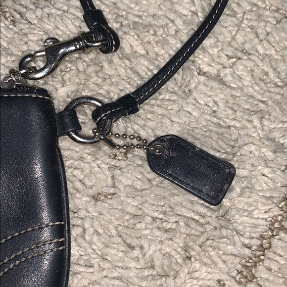 Coach: Black Leather Wristlet - Picture 4 of 5
